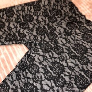 3/$30 black lace print leggings